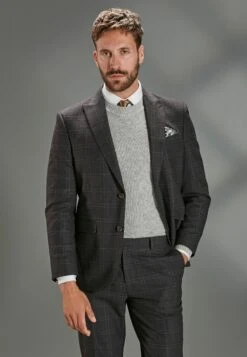 Next Regular Fit Signature- Colbert - Brown