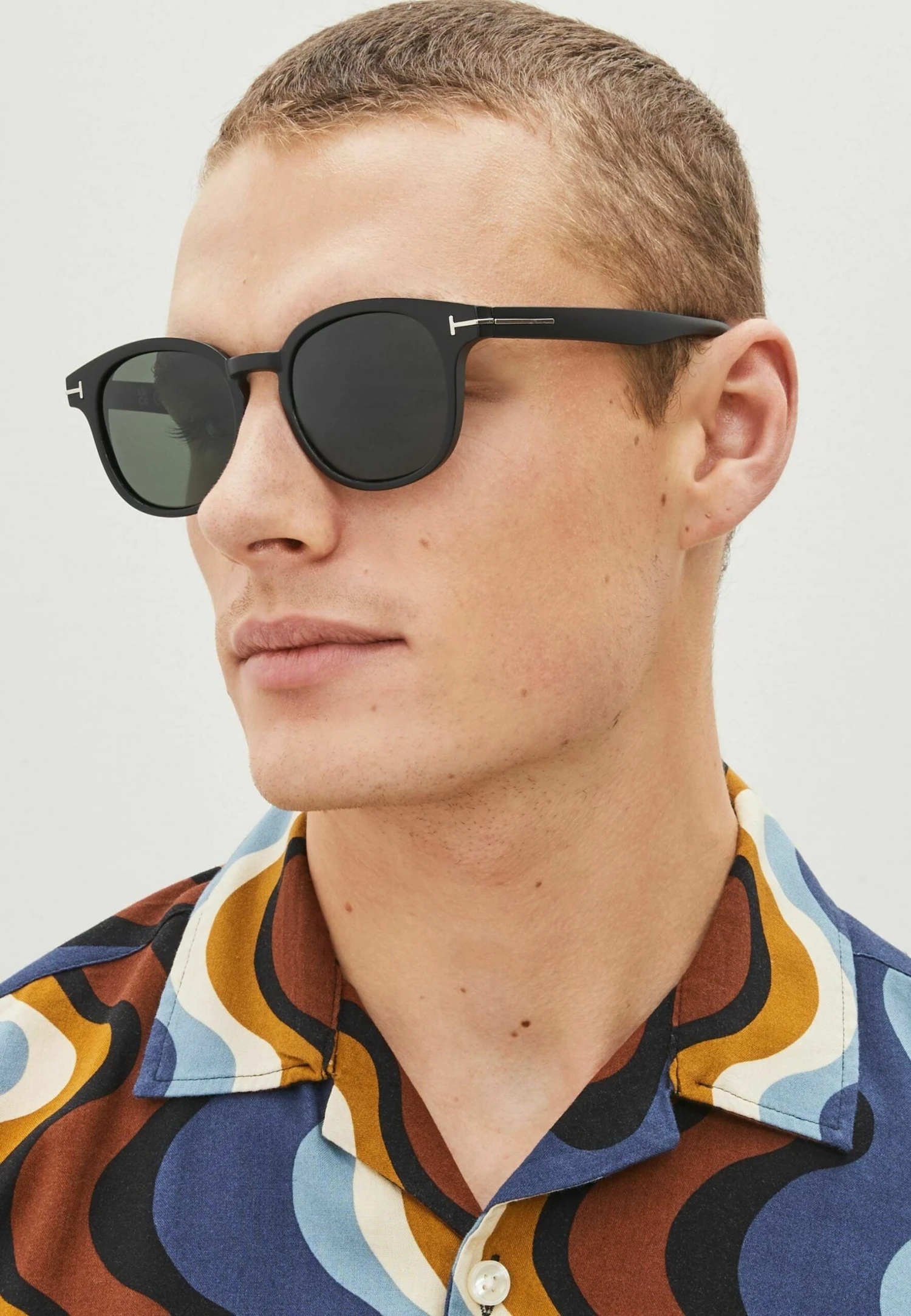 Next Rounded Polarised Standard - Zonnebril - Black