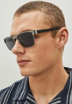 Next Retro Polarised Standard - Zonnebril - Gun Metal