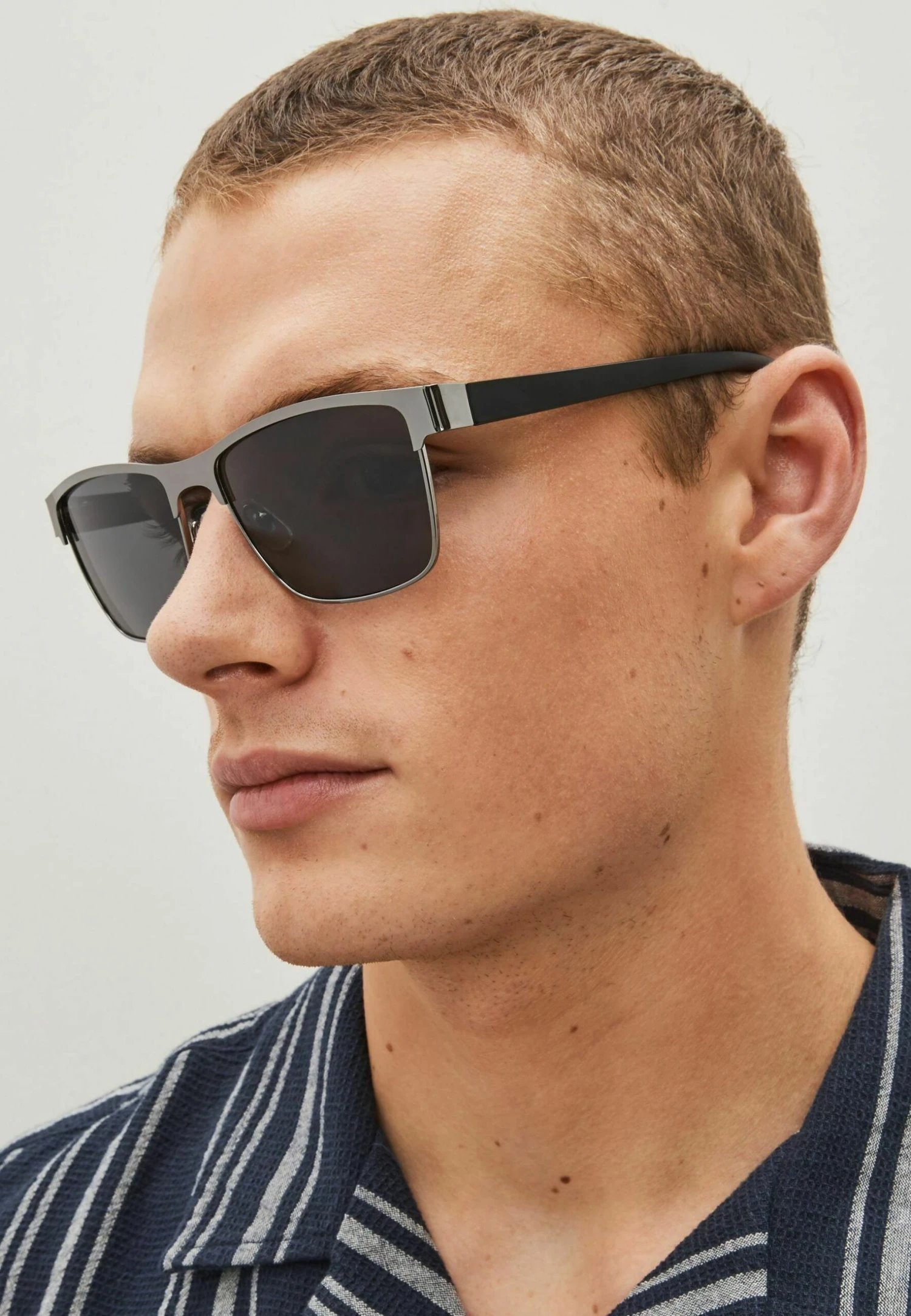 Next Retro Polarised Standard - Zonnebril - Gun Metal