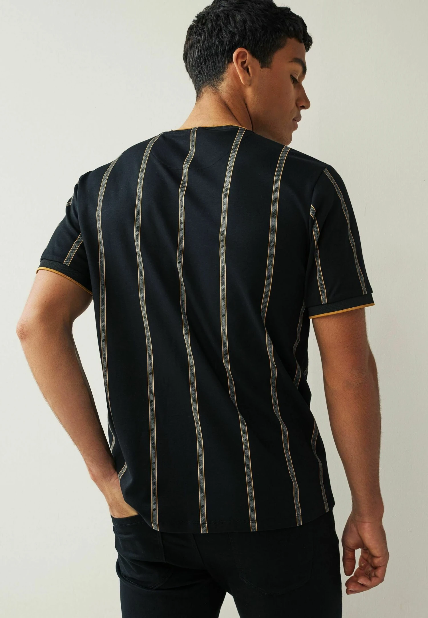 Next Vertical Stripe Standard - T-Shirt Print - Black Gold - Afbeelding 3